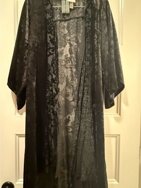 Knox Rose Black Sheer Floral Burnout Kimono NWOT